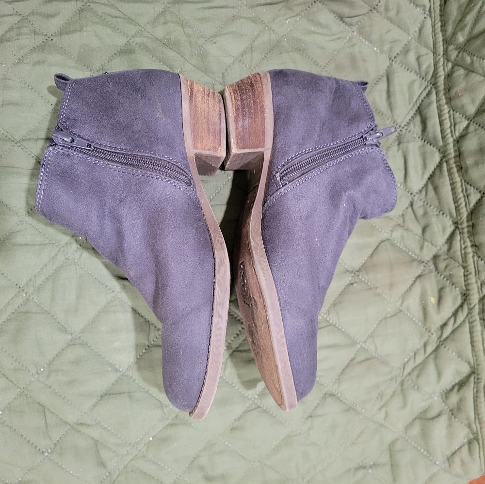 Dark Grey size 8 Carlos booties